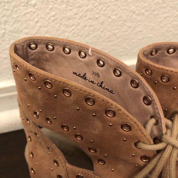 Joie Fabienne Gladiator Flat Suede Sandal - Picture 4 of 9